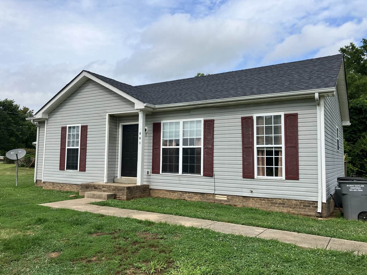 801 Carbondale Dr - Photo 1