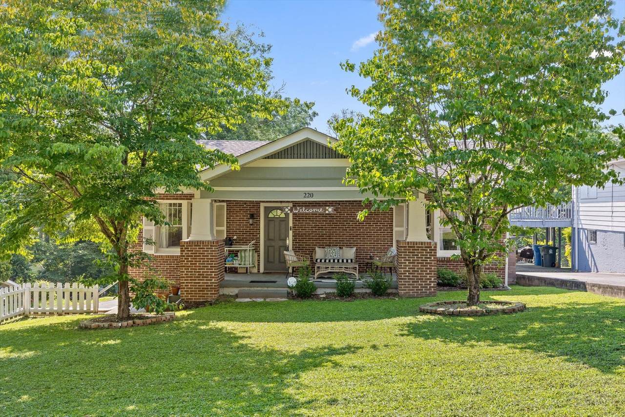 220 Hillcrest Avenue - Photo 1