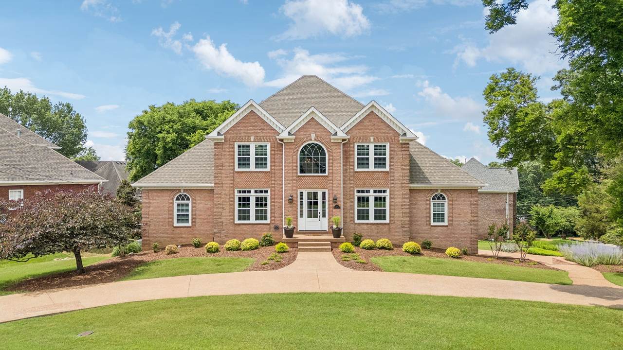 112 Merrimac Dr - Photo 1