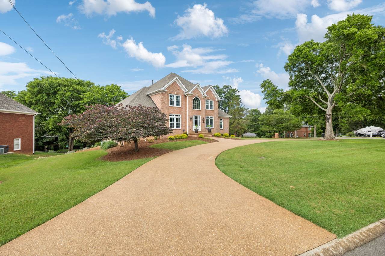 https://bt-photos.global.ssl.fastly.net/nashville/1280_boomver_1_RTC2918086-1.jpg