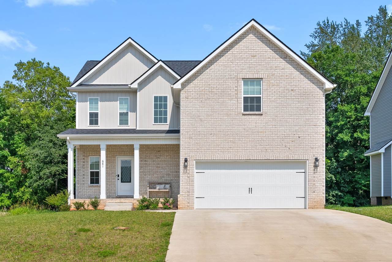681 Eva Agnes Ave - Photo 1