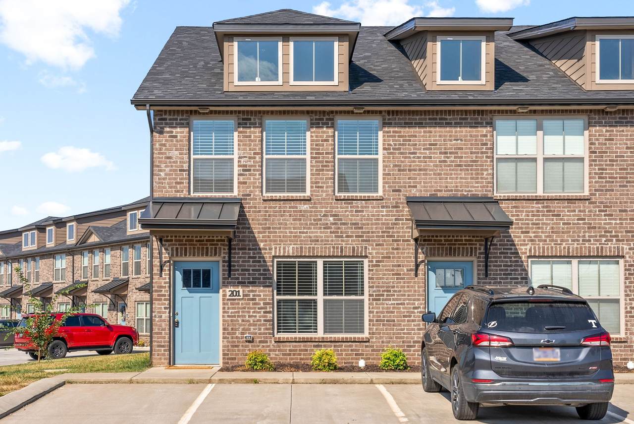 1000 Henry Place Boulevard - Photo 1