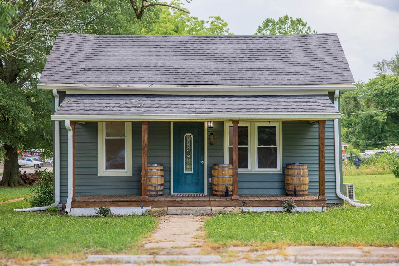 116 E Warren St - Photo 1