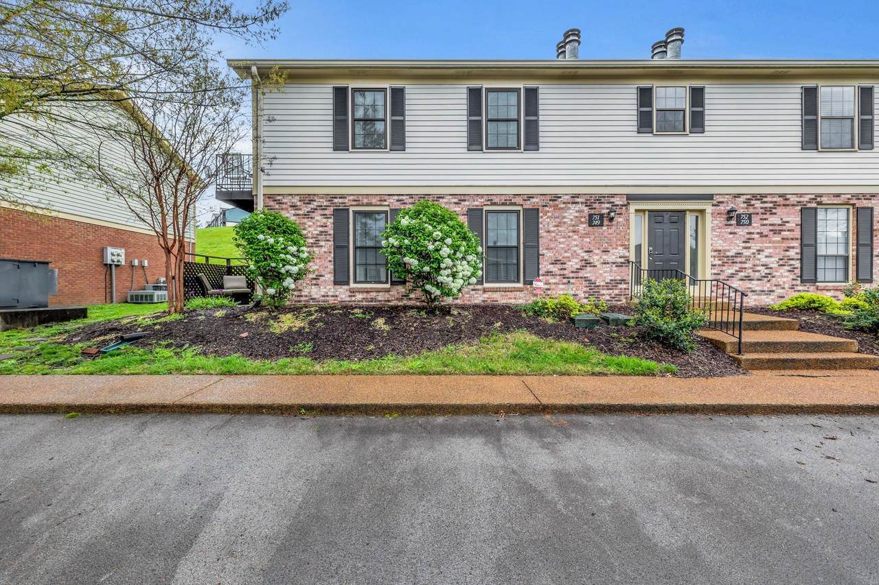 749 Fox Ridge Dr - Photo 1