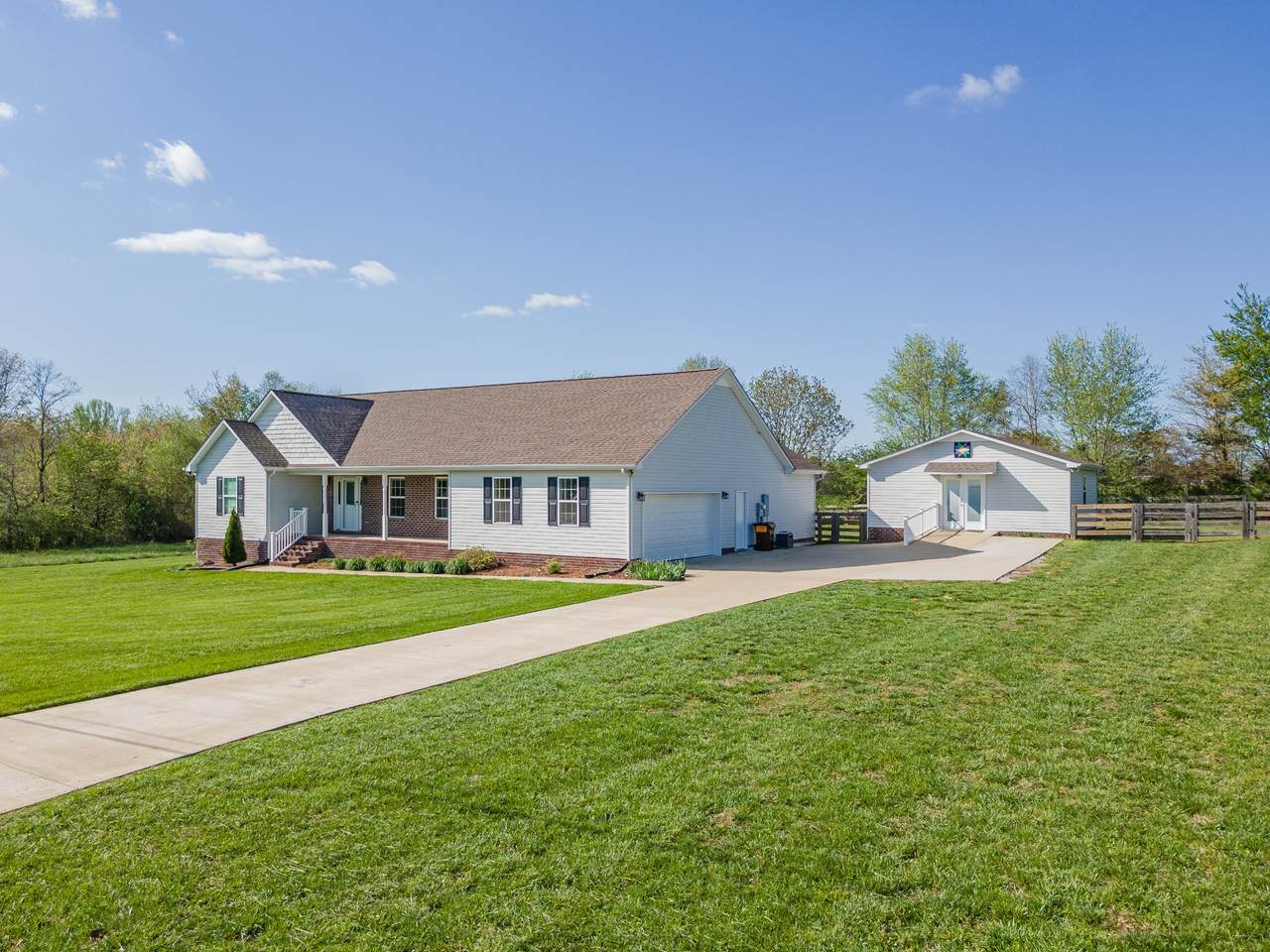 369 Springwater Dr - Photo 1
