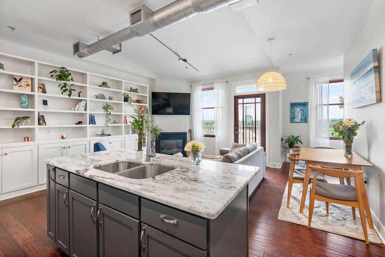 800 Woodland St - Photo 1