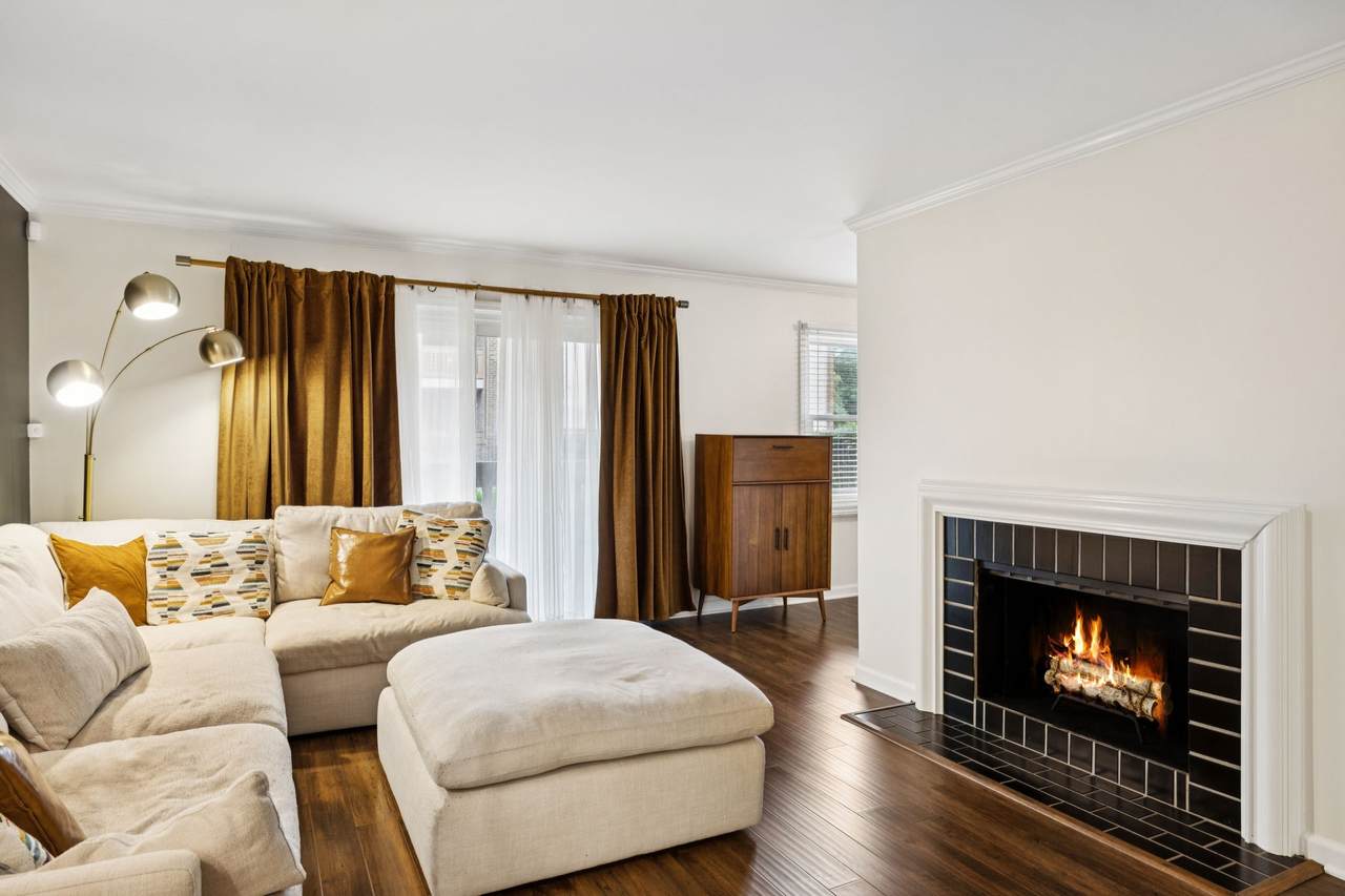 101 Hillsboro Pl - Photo 1