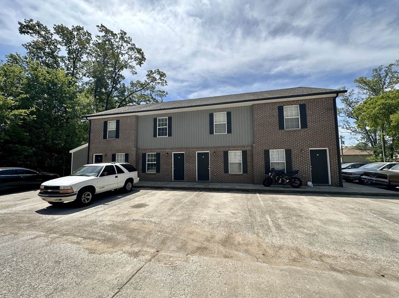 855 Tracy Lane - Photo 1