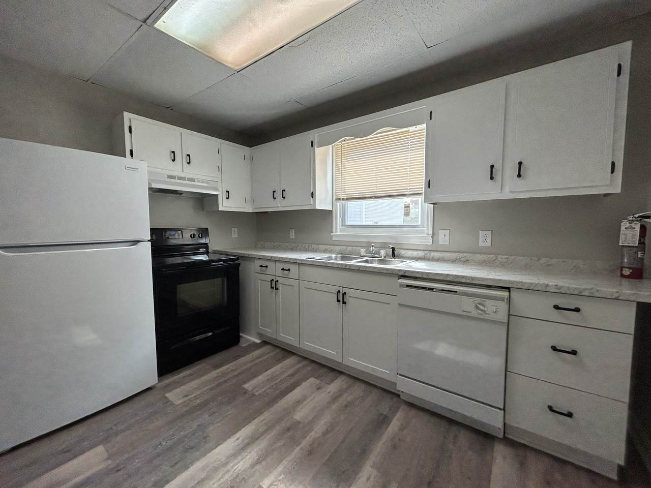 219 W Flower St - Photo 1
