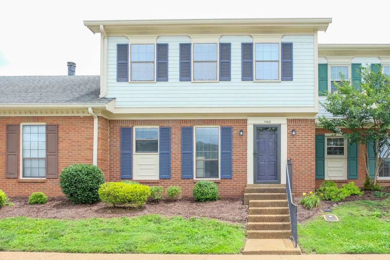 1142 Brentwood Pt - Photo 1