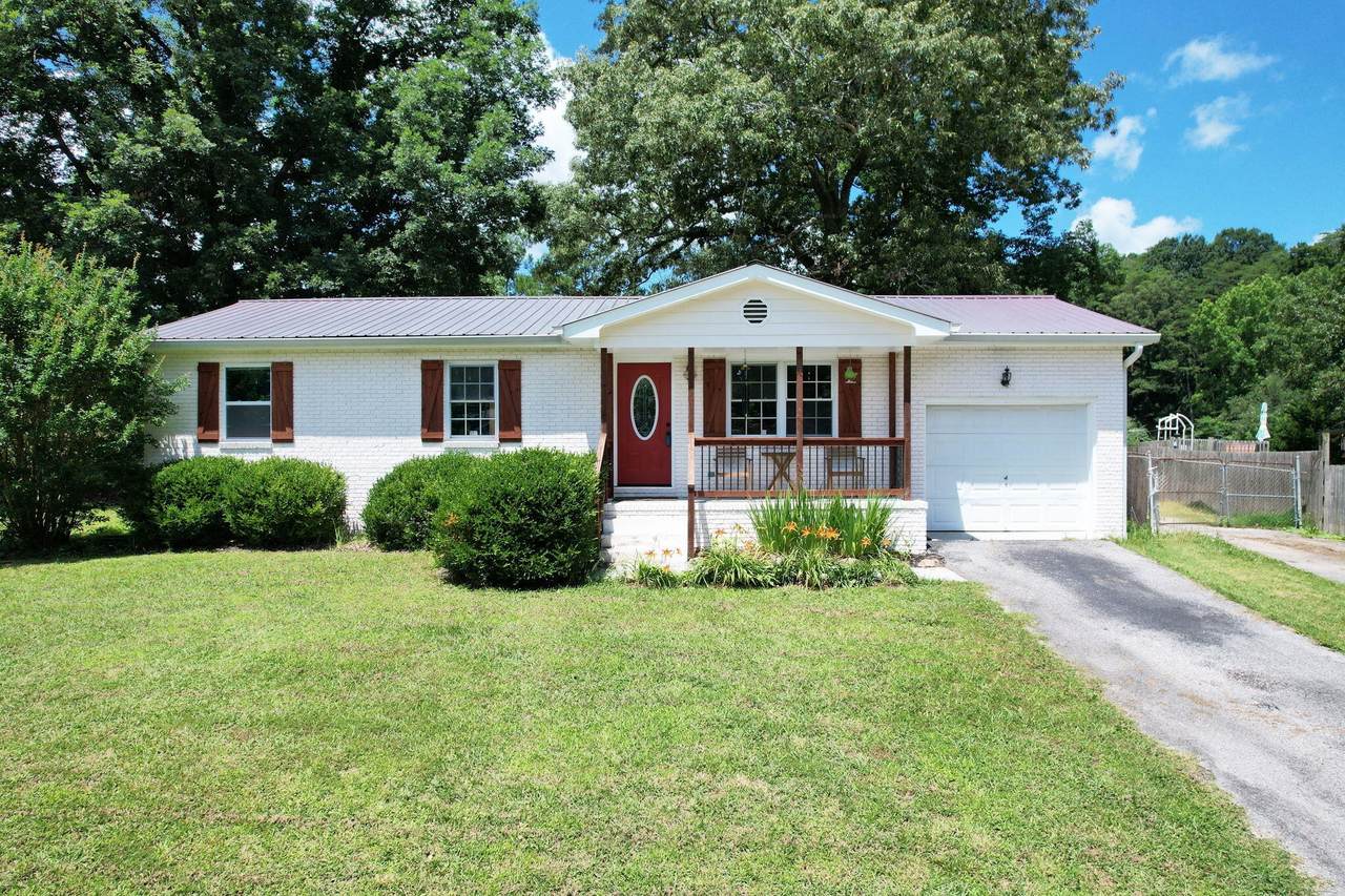 921 E Circle Drive - Photo 1