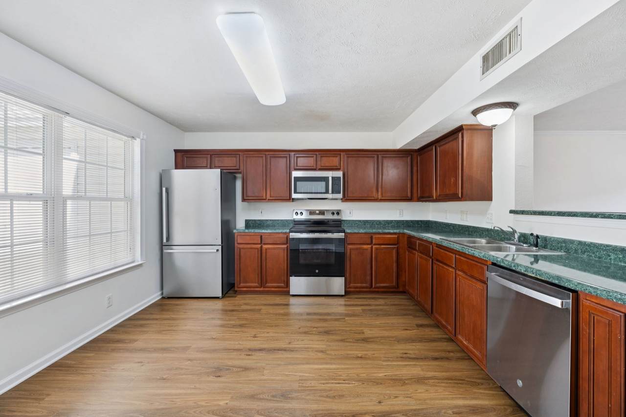354 Arapaho Dr - Photo 1