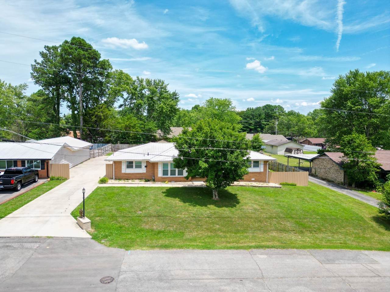 1017 Primrose Dr - Photo 1