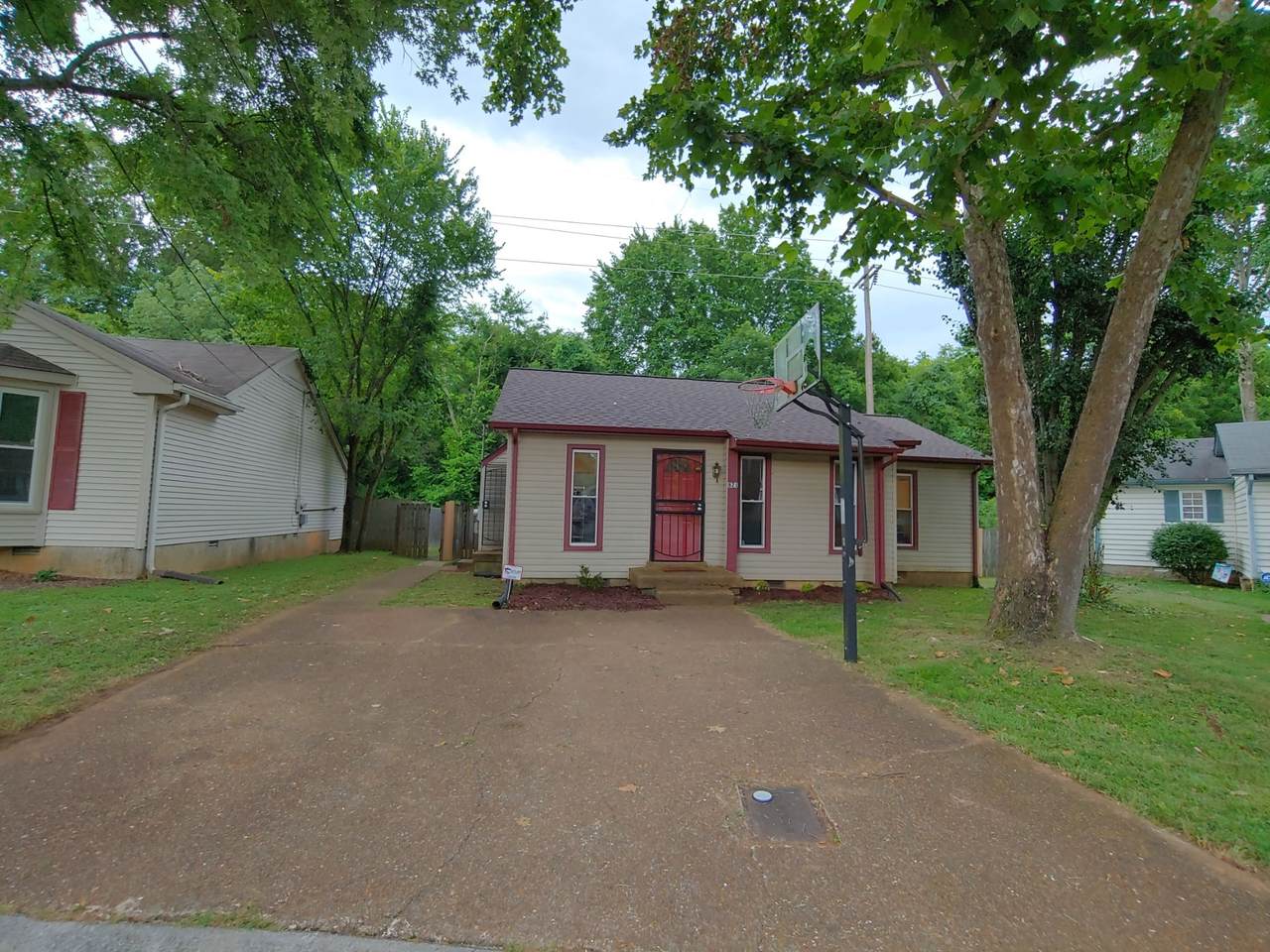 821 Heritage Cir - Photo 1