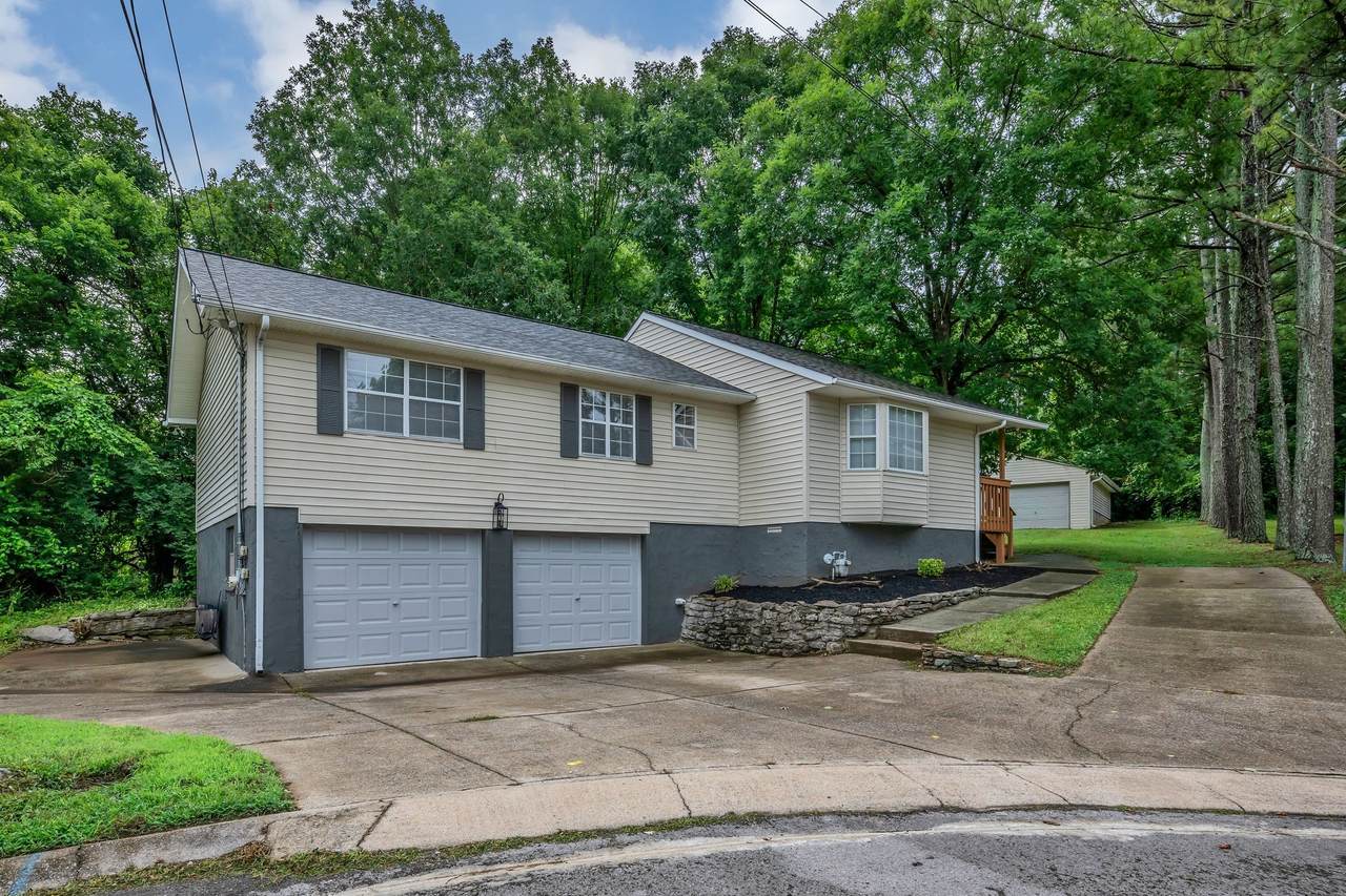 2828 Airwood Dr - Photo 1