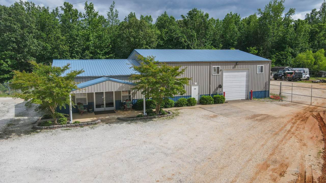 10610 Highway 79 - Photo 1