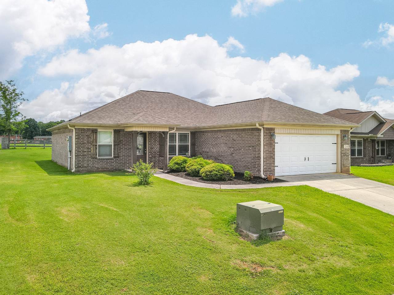210 Masters Way - Photo 1