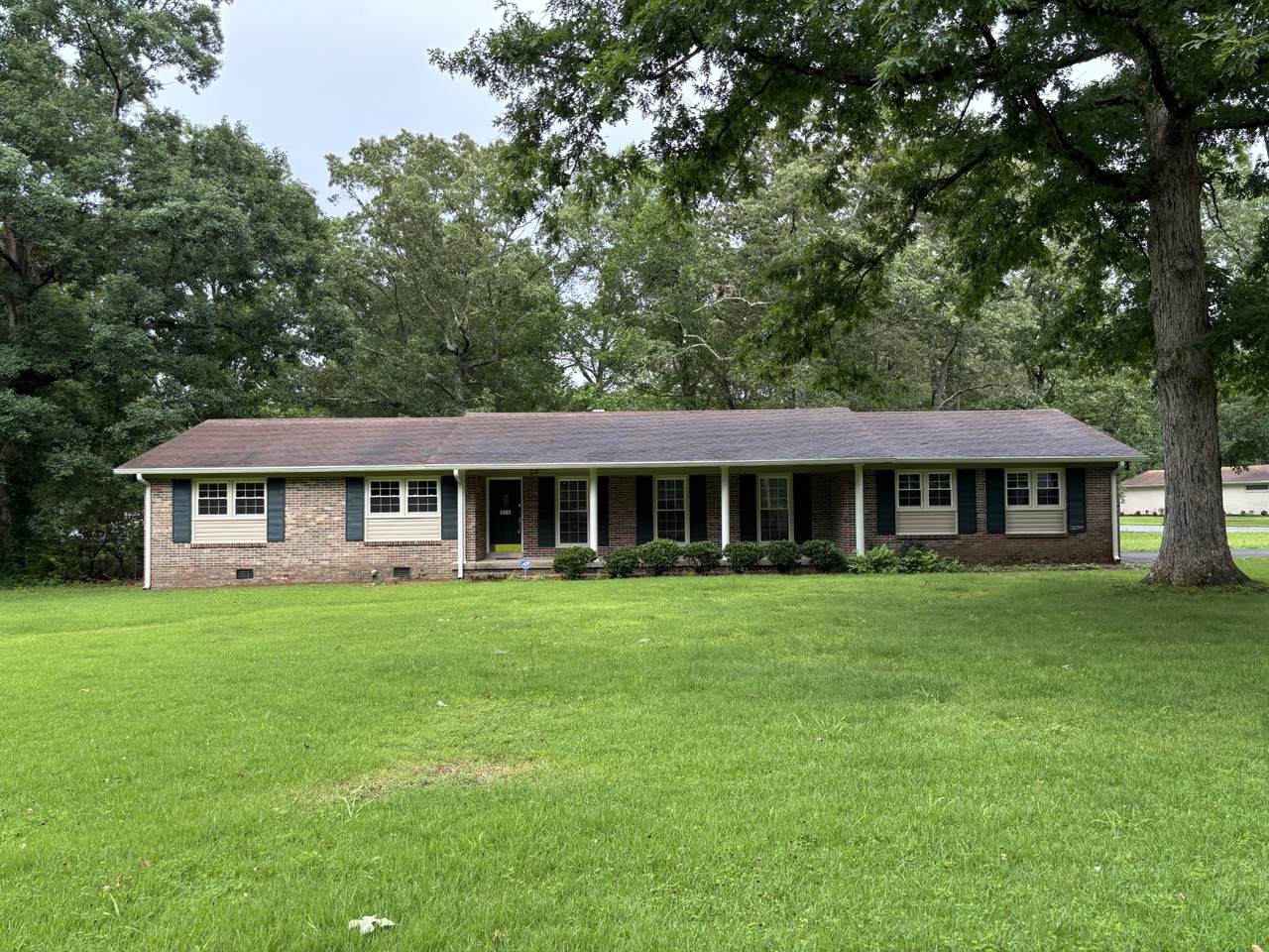 215 Sharondale Dr - Photo 1