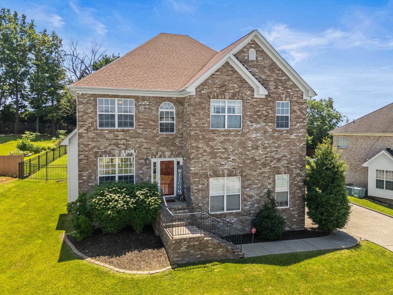 144 Chipwood Dr - Photo 1