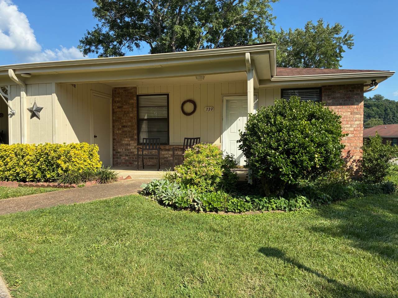 339 Deer Lake Dr - Photo 1