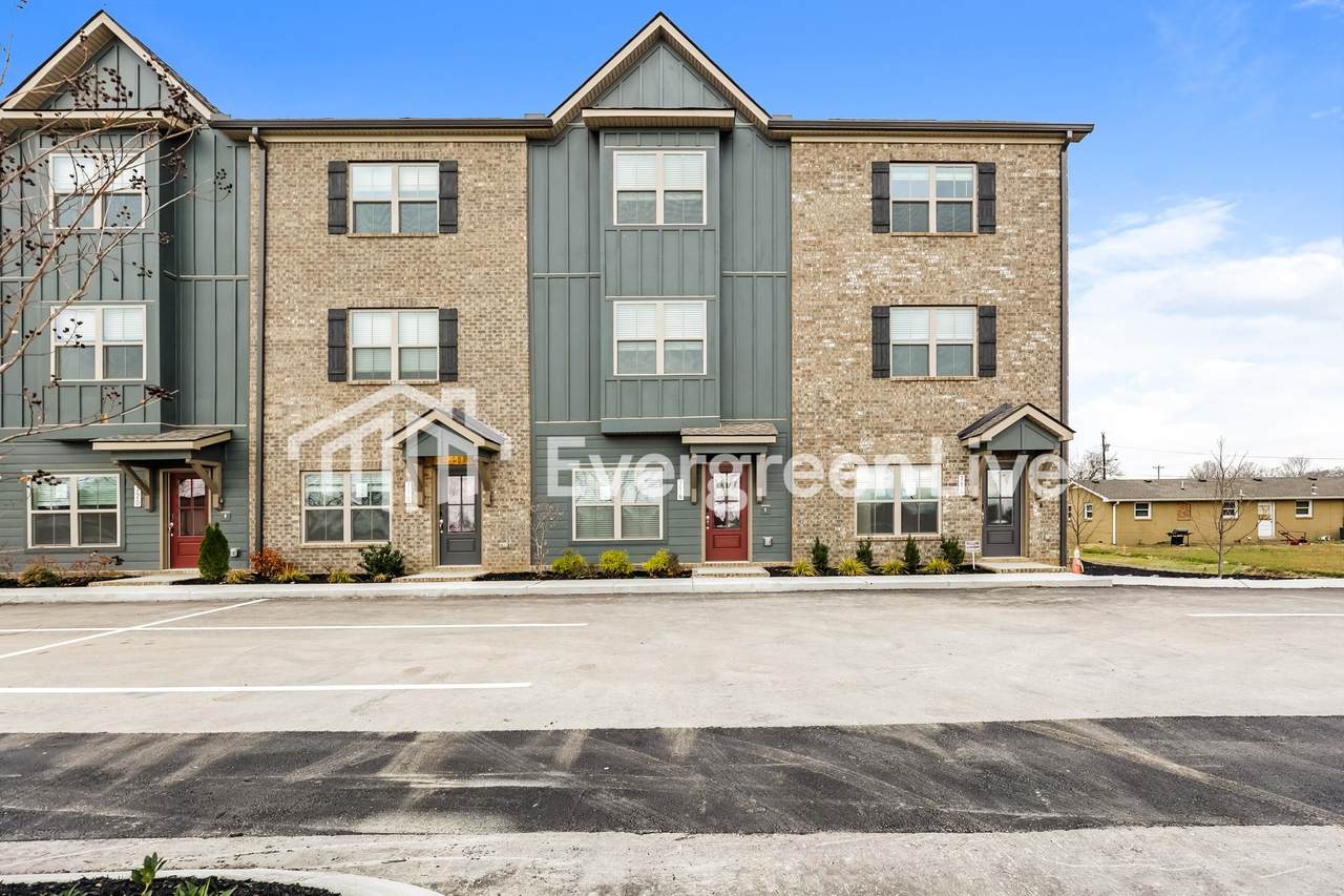 716 Elkins Dr - Photo 1