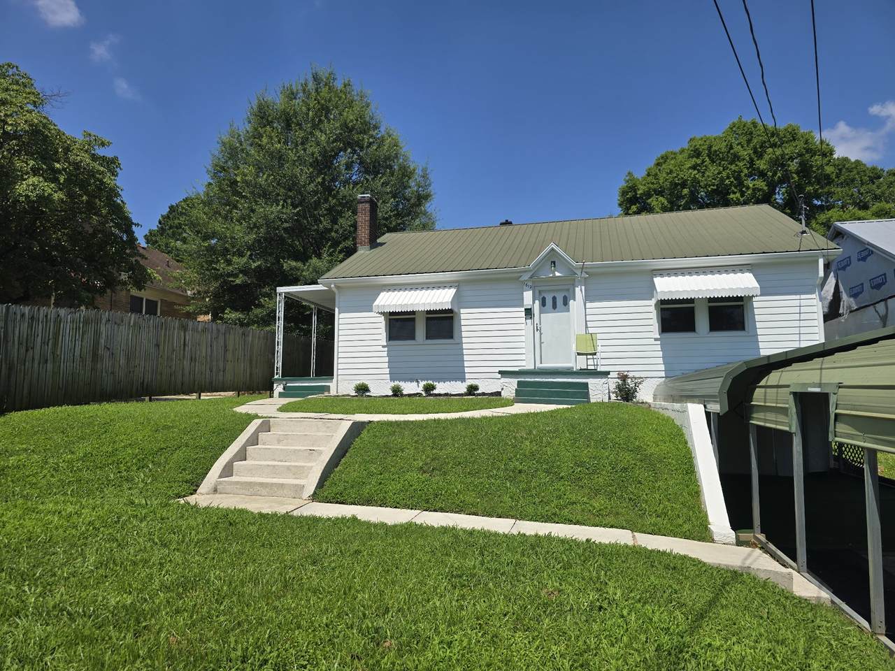 1612 S Main St - Photo 1