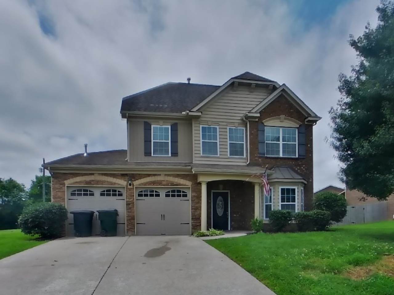 1033 Middleton Ln - Photo 1