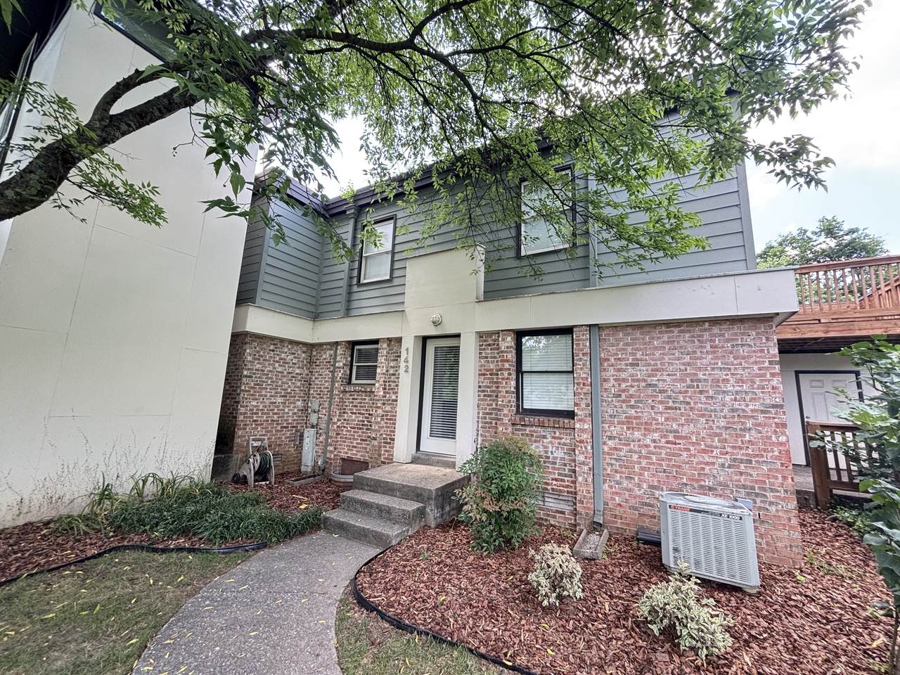 940 Gale Ln - Photo 1