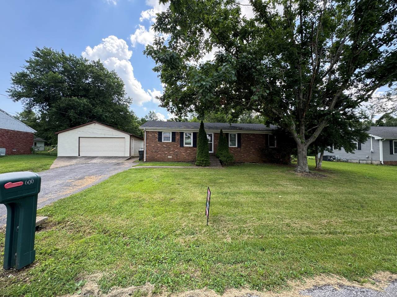 600 Pineridge Dr - Photo 1