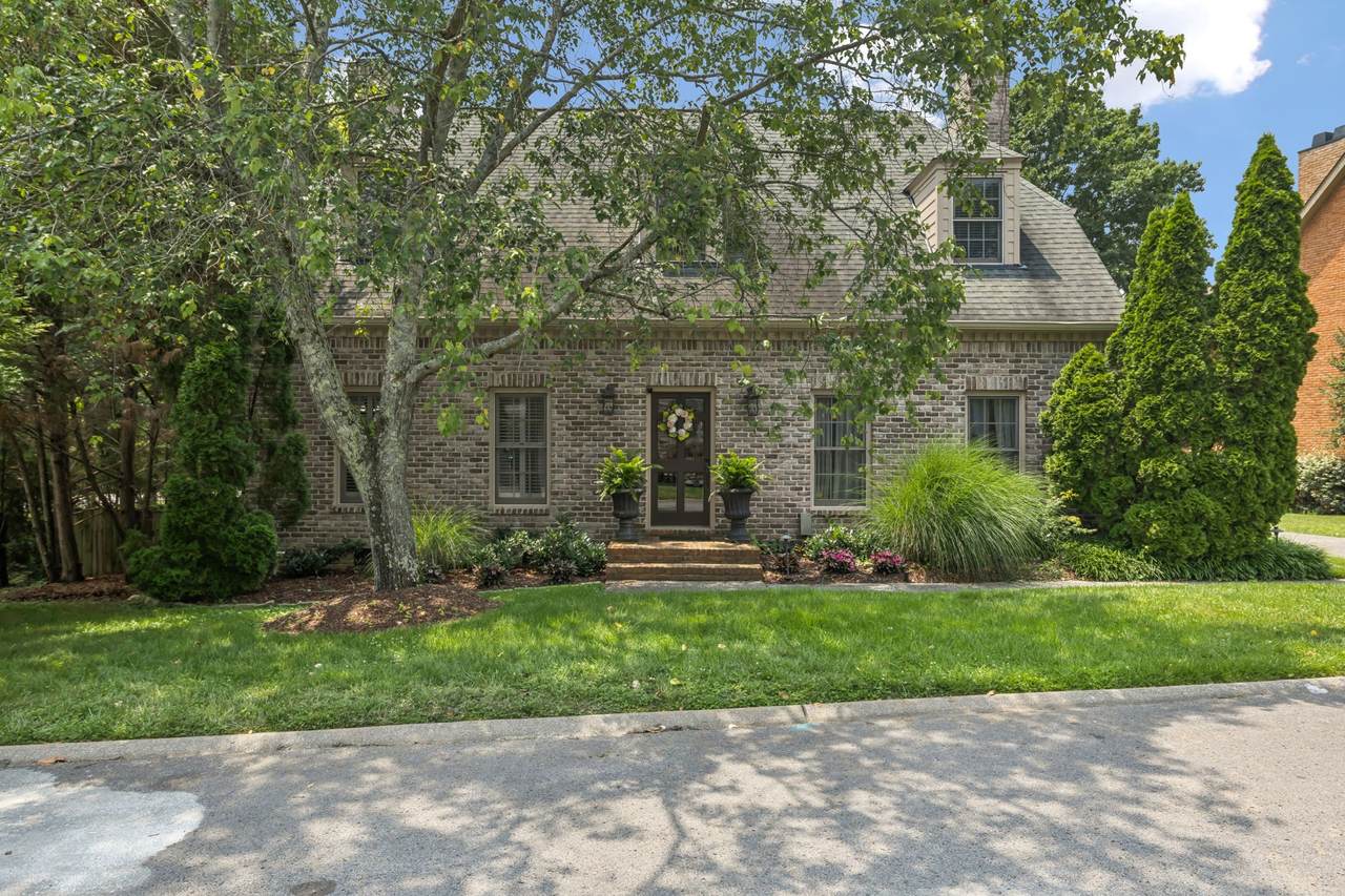 101 Wellington Park Ct - Photo 1