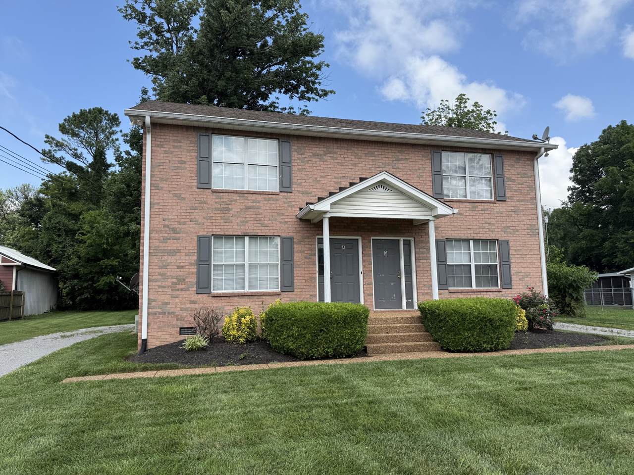 132 N Tarver Ave - Photo 1