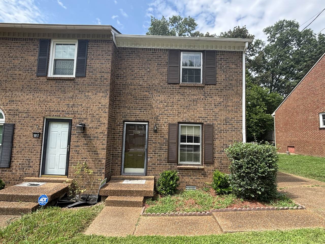 1019 Hammack Ct - Photo 1