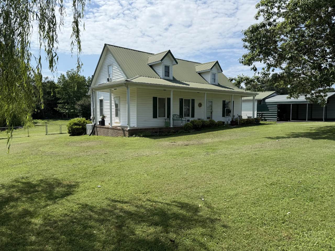101 Holt Ave - Photo 1