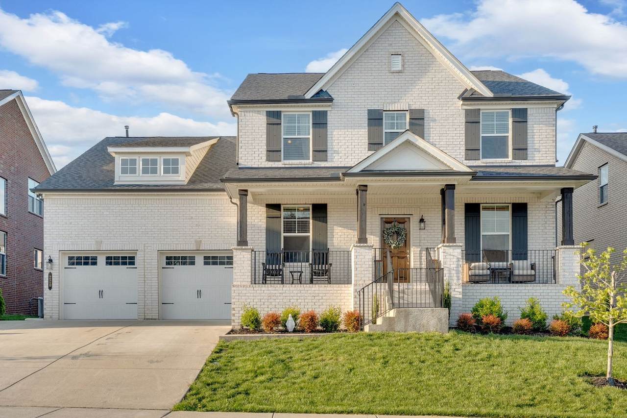 220 Caroline Way - Photo 1