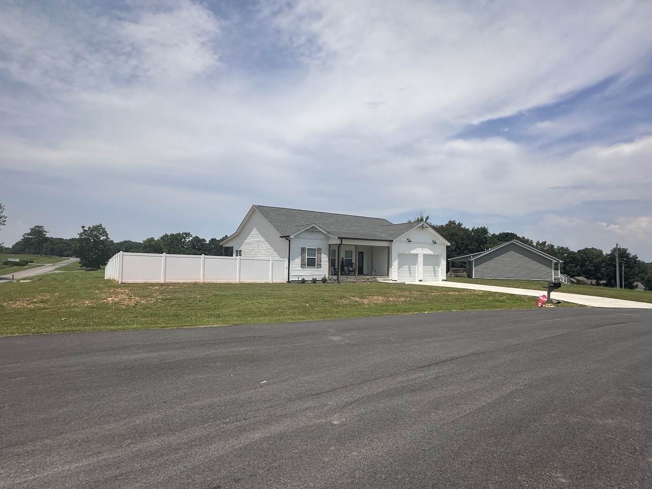 19 Emilys Way - Photo 1