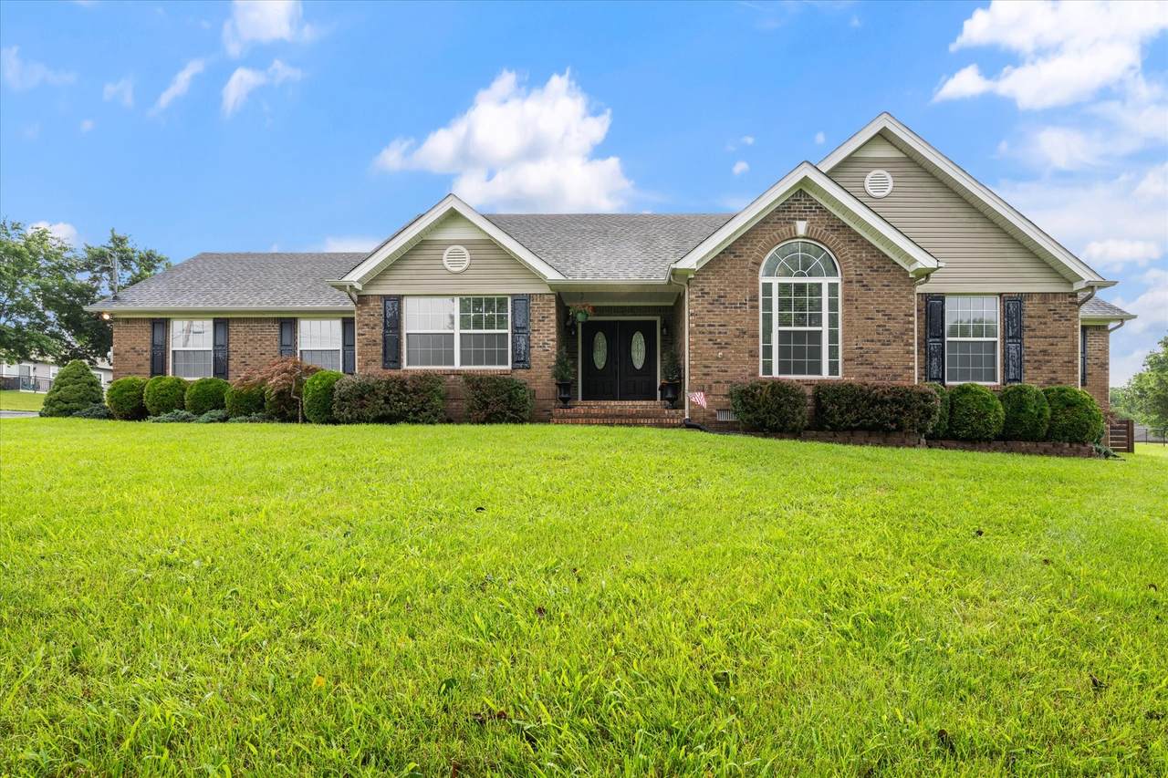 305 Davis Green Ln - Photo 1