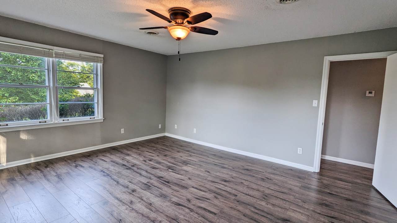 https://bt-photos.global.ssl.fastly.net/nashville/1280_boomver_1_RTC2924590-1.jpg