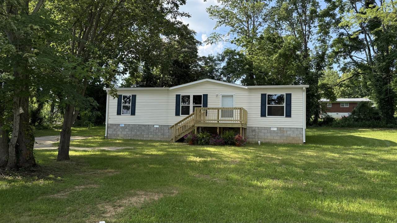 614 Burgess St - Photo 1