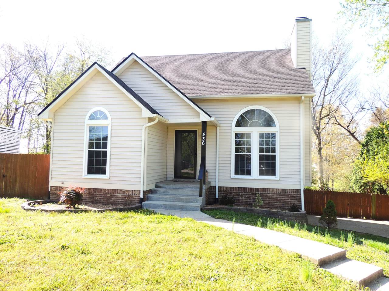 436 Bluff Dr - Photo 1