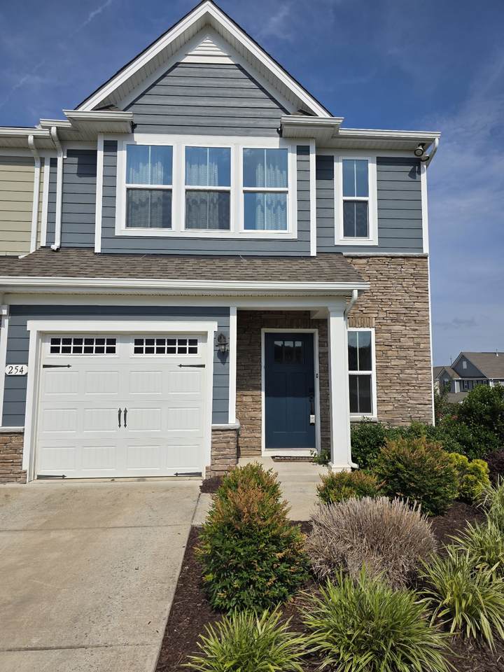 254 Dartmoor Pl - Photo 1