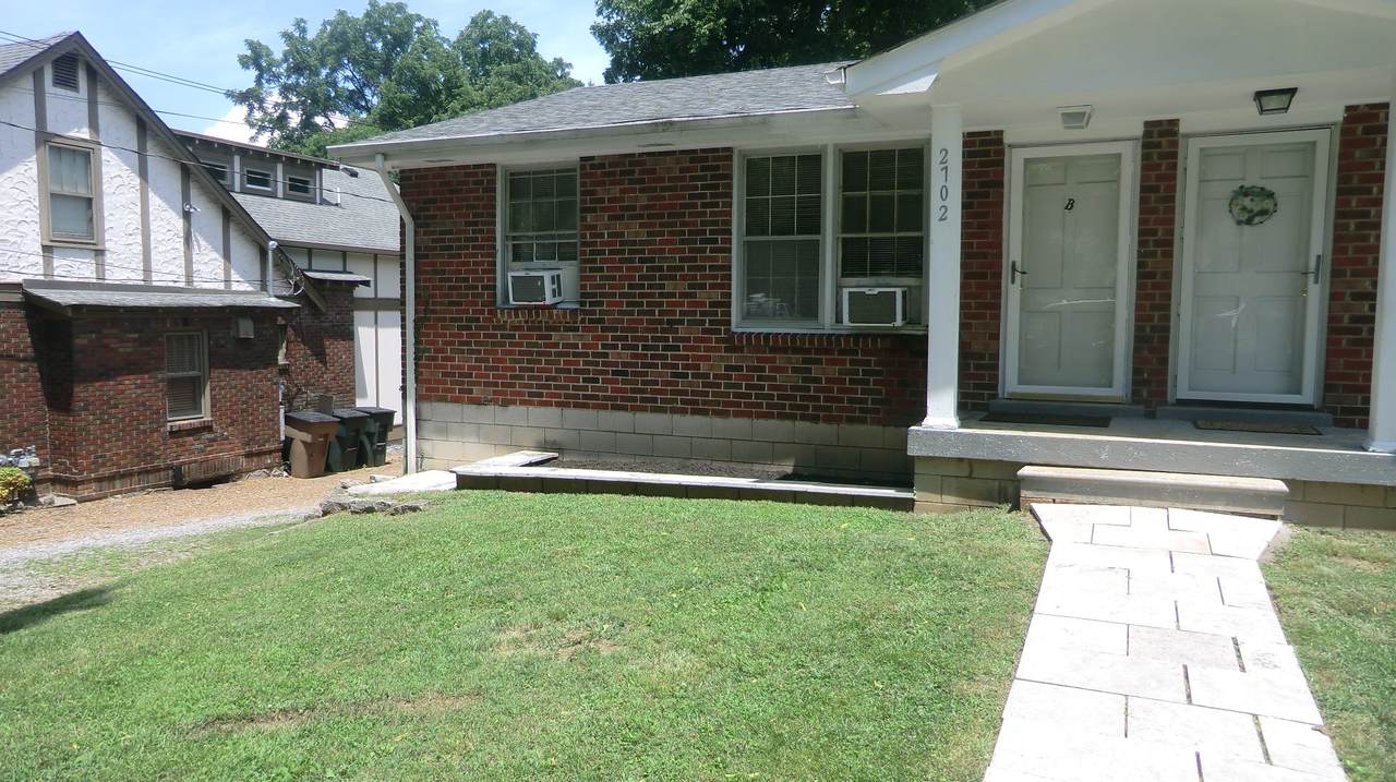 2702 Woodlawn Dr - Photo 1
