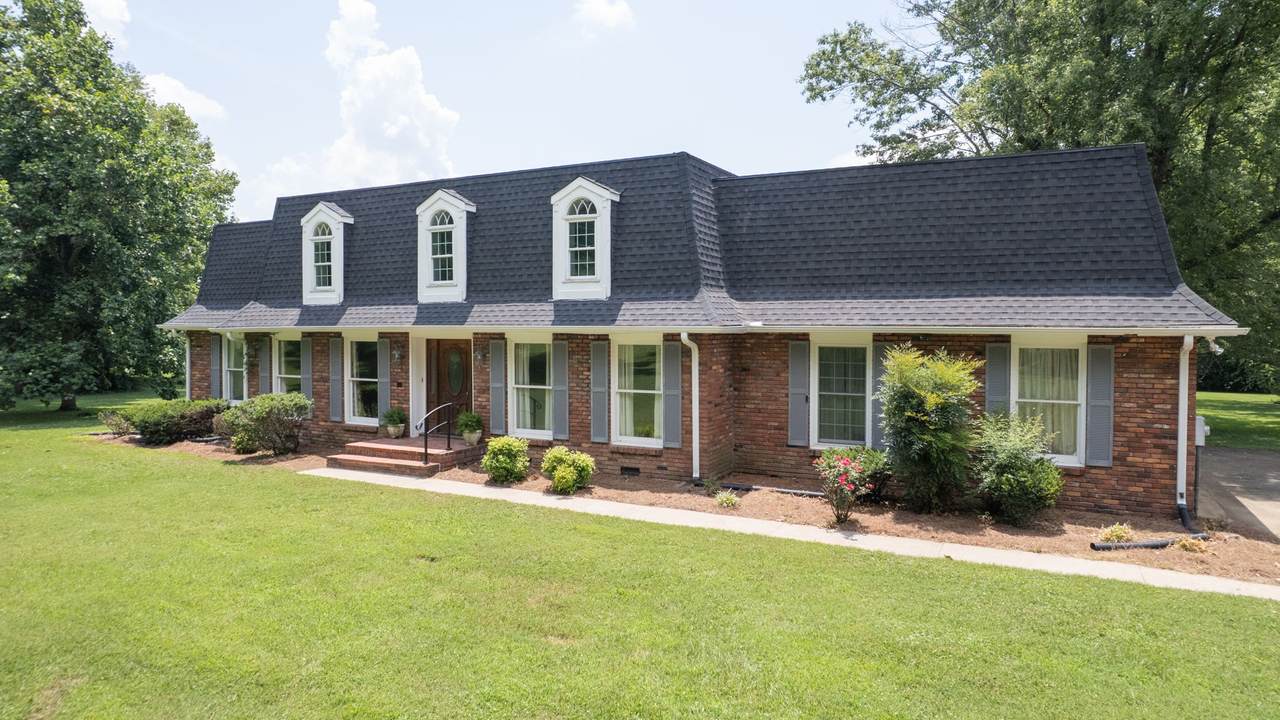 1048 Lakeshore Dr - Photo 1