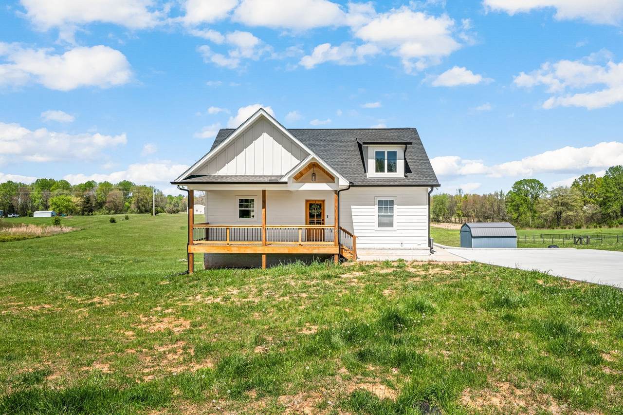 125 E Carter Rd - Photo 1