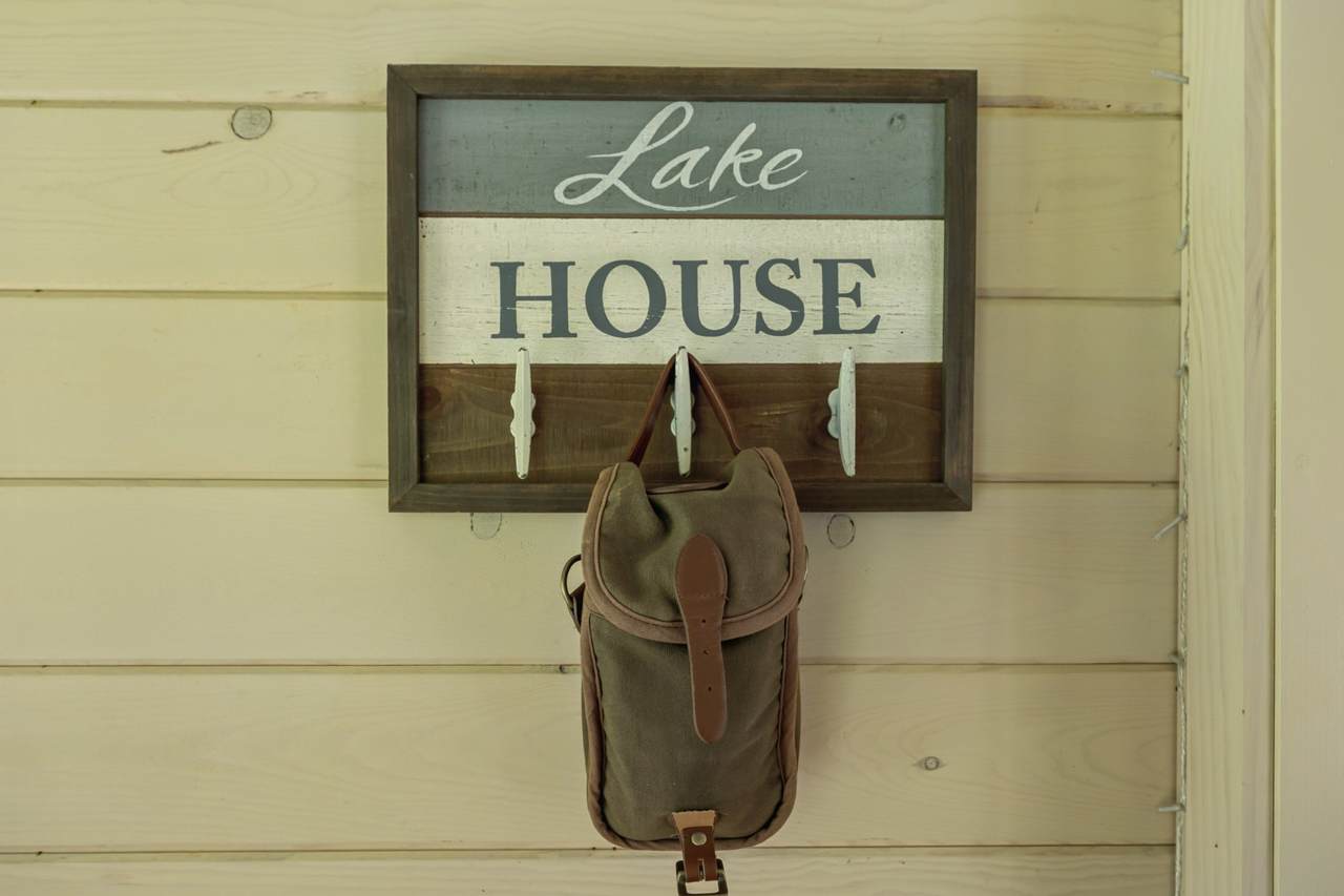 615 Harbor Dr - Photo 1