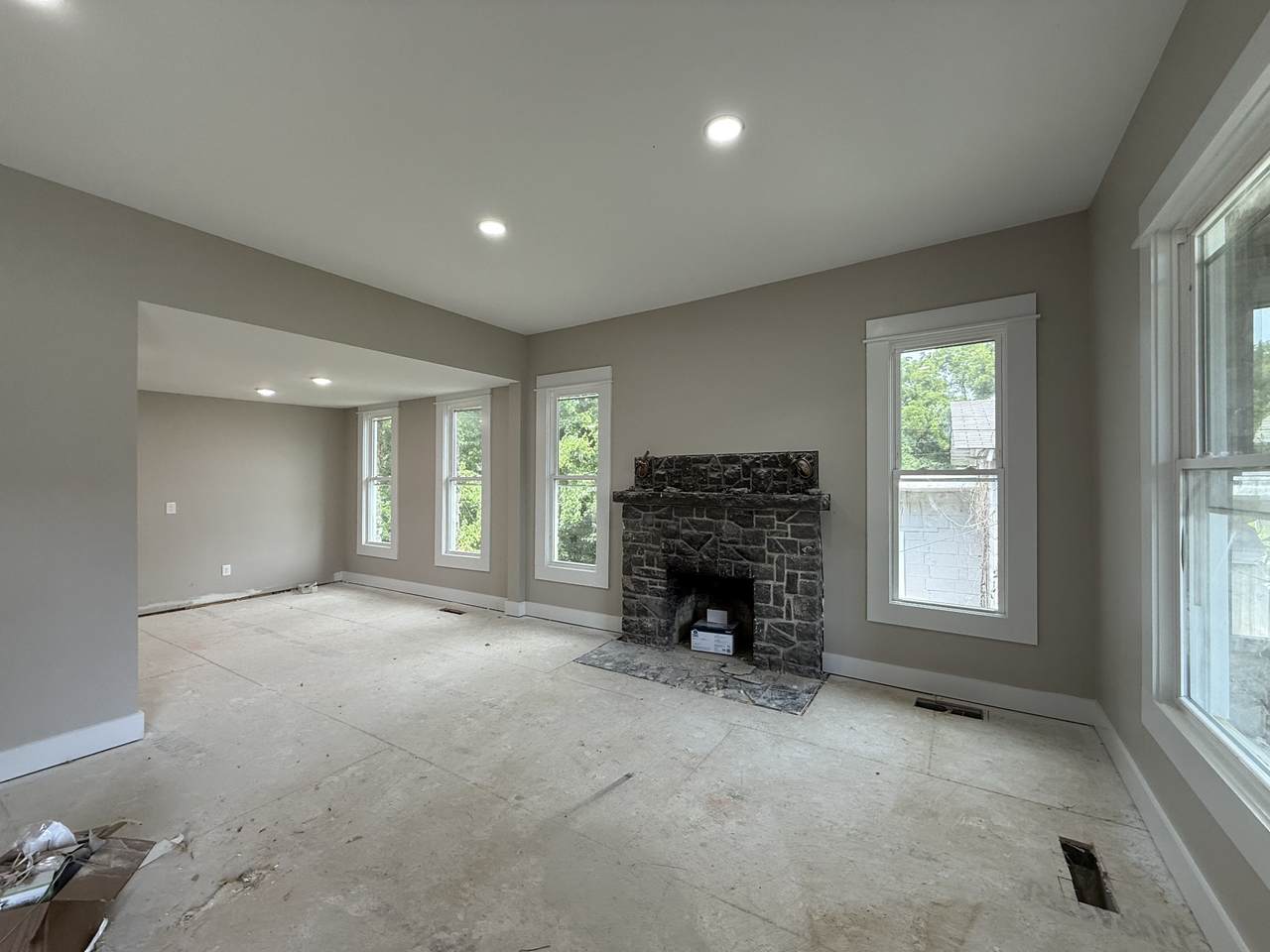 204 S Jefferson St - Photo 1