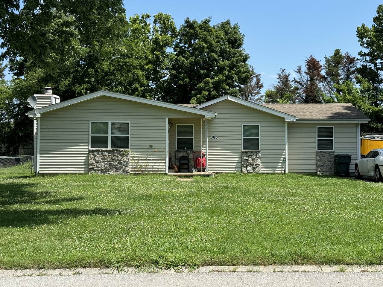 306 Belinda Pkwy - Photo 1