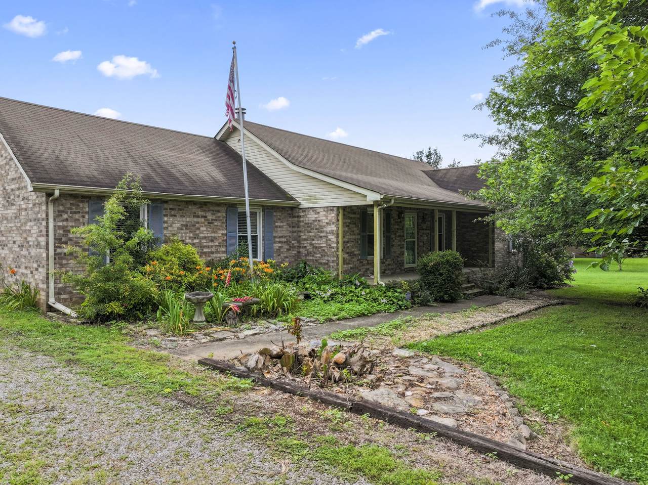1949 Orchard Park Dr - Photo 1