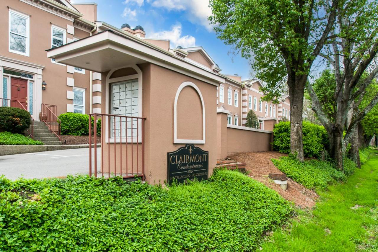 3031 Woodlawn Dr - Photo 1