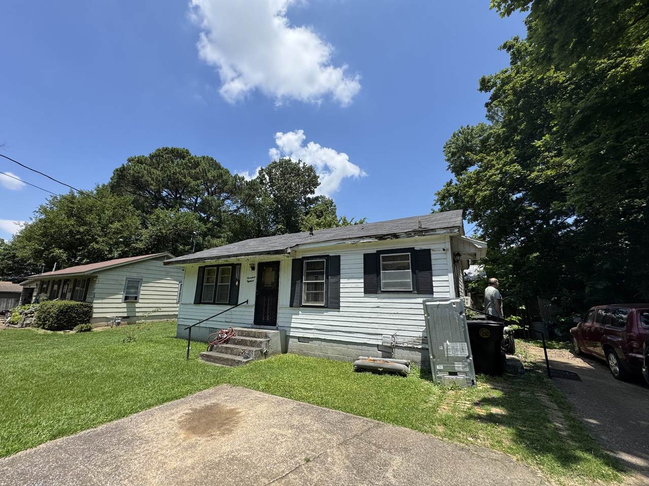 1718 Dennis St - Photo 1