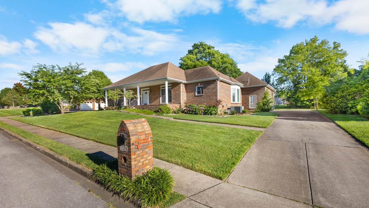 2588 Stone Briar Dr - Photo 1